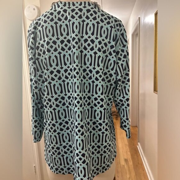 LuluB NWOT blue print long sleeve top size XL - Picture 2 of 5